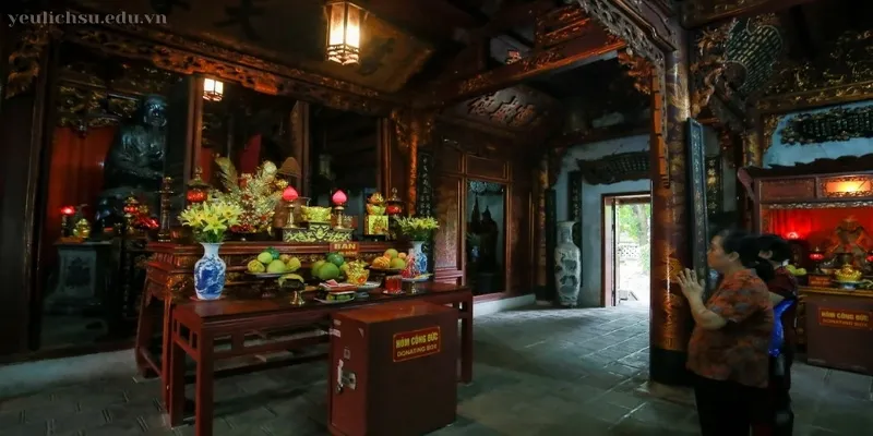 Lưu ý khi tham quan đền Quán Thánh