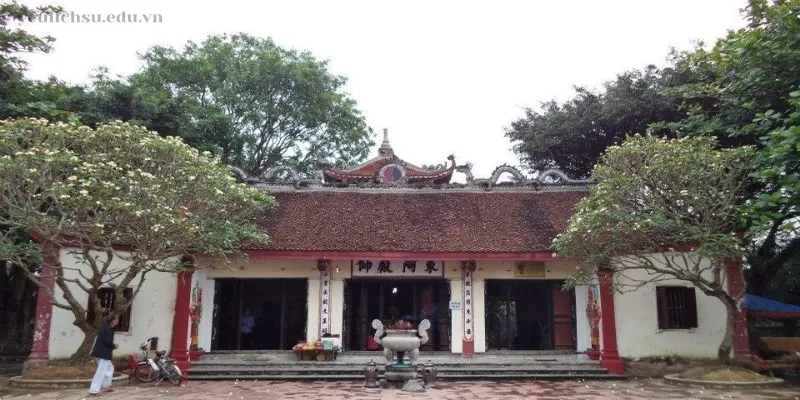 Đền Ủng