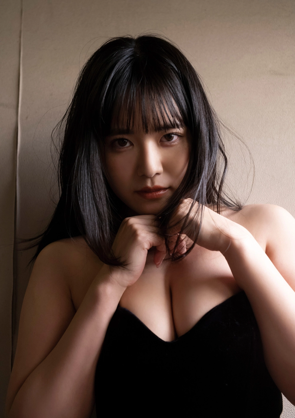 Gái xinh khoe vú ảnh thể hiện nét đẹp quyến rũ nóng bỏng cuốn hút.