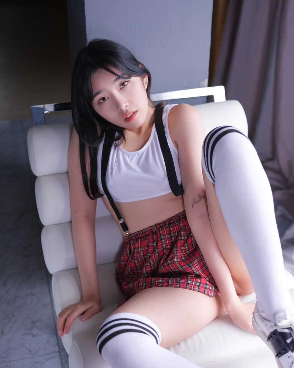 Phim xxx gái xinh vú to toát lên vẻ đẹp gợi cảm bốc lửa mê hoặc.