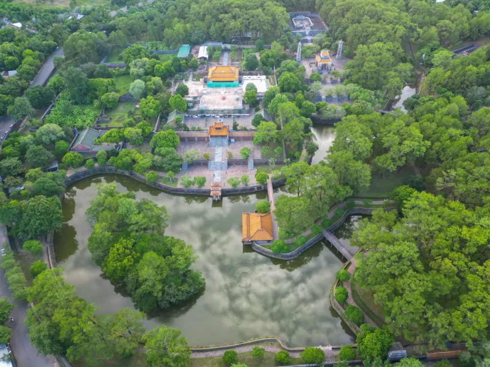 Vẻ đẹp thiên nhiên tại các lăng tẩm triều Nguyễn vào mùa hạ