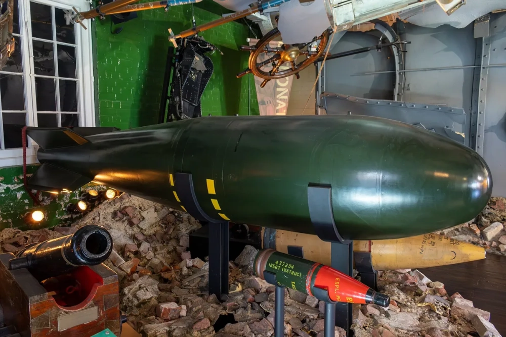 Ảnh hưởng phóng xạ từ các loại vũ khí hạt nhân sau khi phát nổ