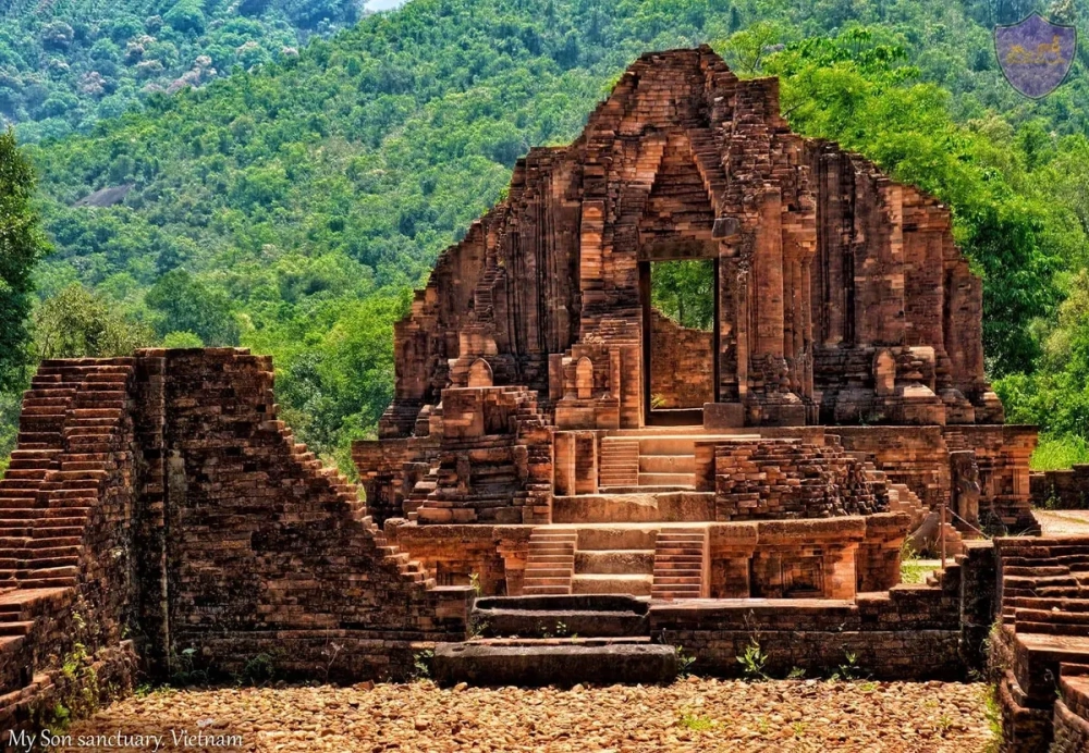 Thánh địa Mỹ Sơn trong mắt khách du lịch quốc tế luôn là điểm đến huyền bí